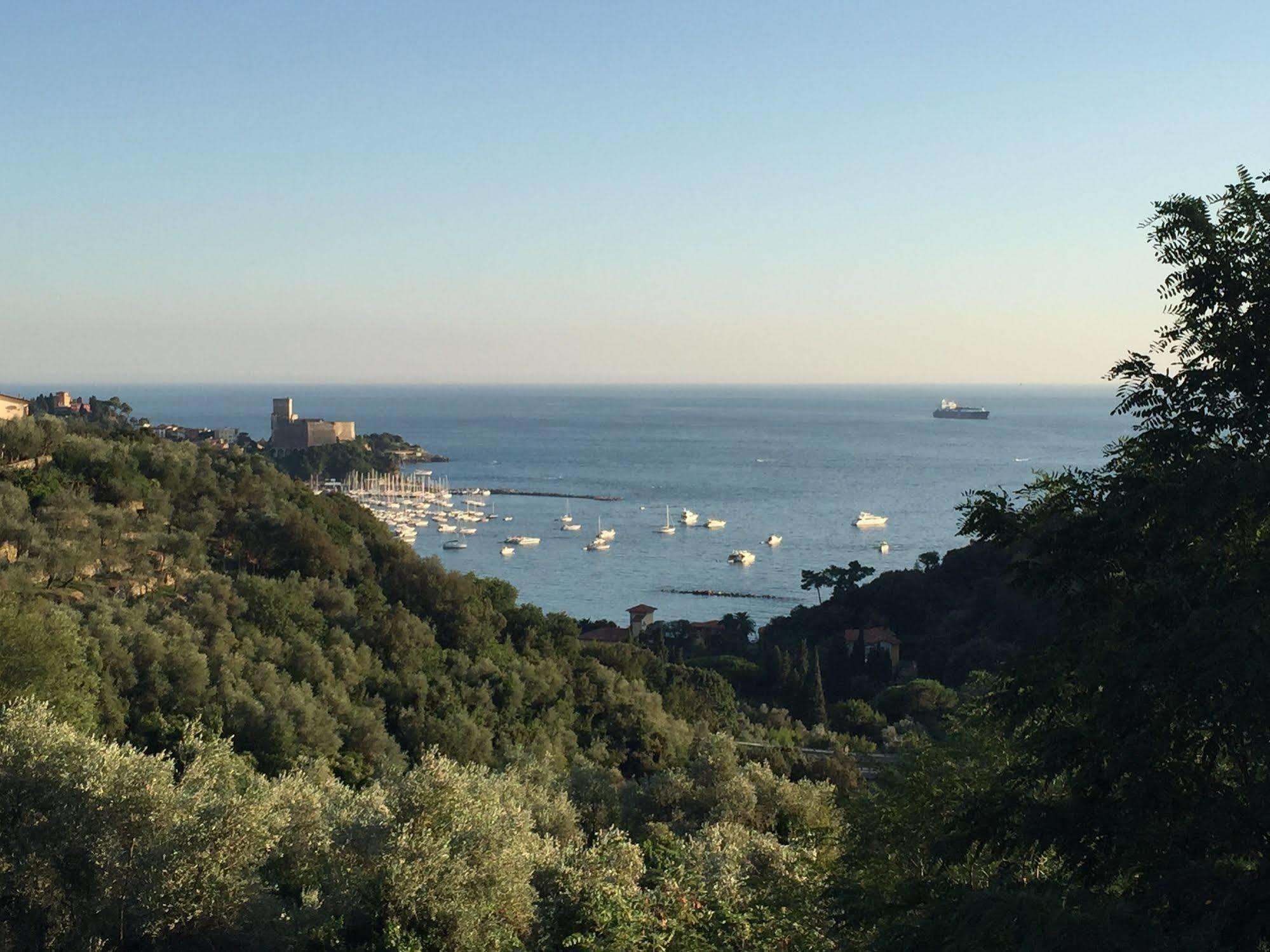 Il Fortino Monte Marcello Buitenkant foto